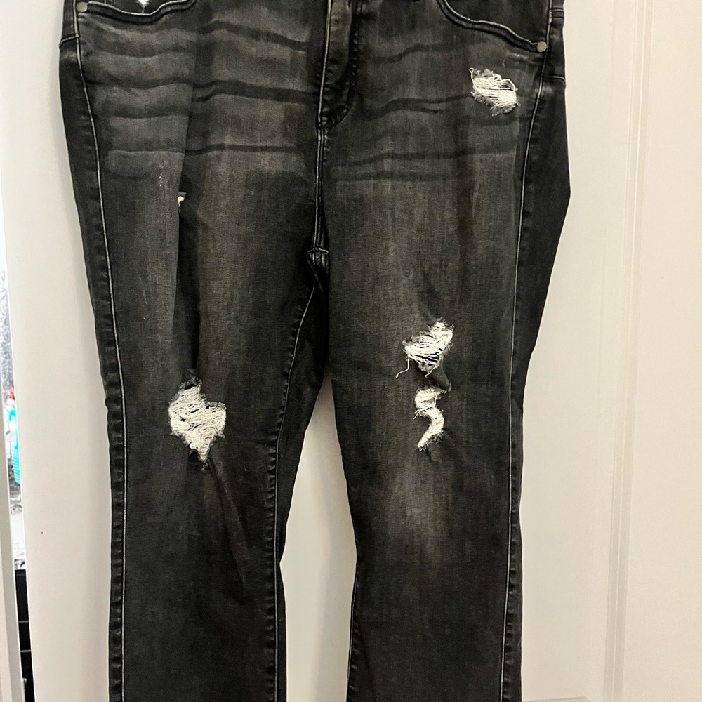 Torrid Black Distressed crop bombshell Skinny Jeans